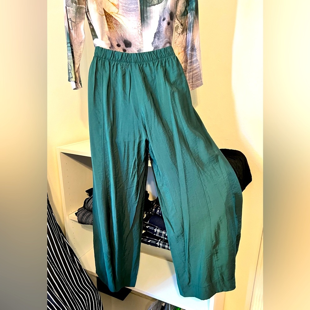 NWT! Green Shana Apparel Latern Pant